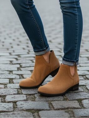Sorel Lolla Cut-Out Booties